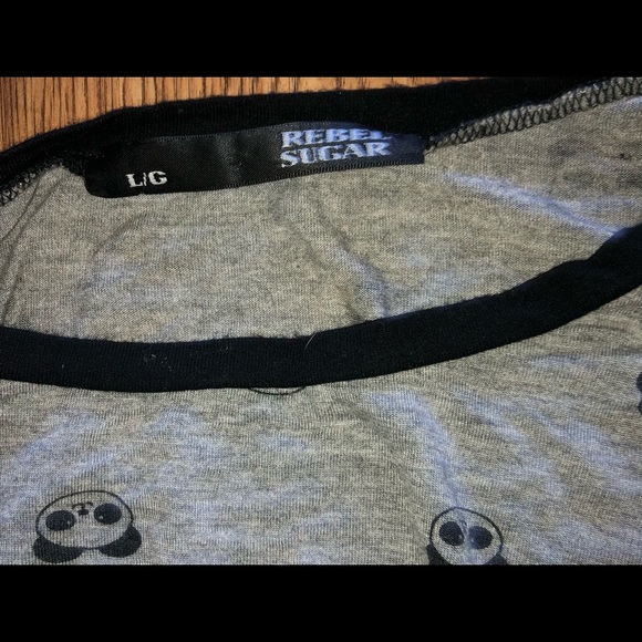 various tops selling as bundle or seperates - Picture 2 of 6